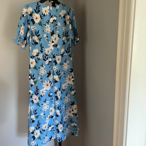Ann Taylor blue floral dresss size: 6 - Picture 5 of 8